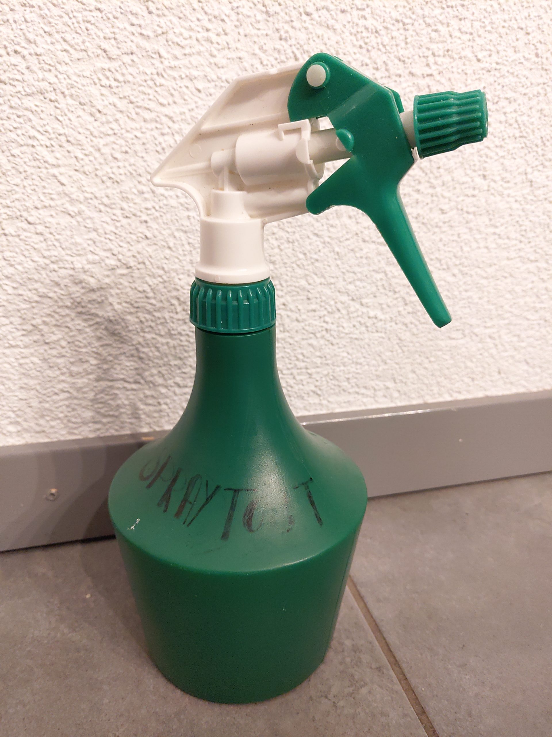 RECETTE : Produit de nettoyage « spraytout »