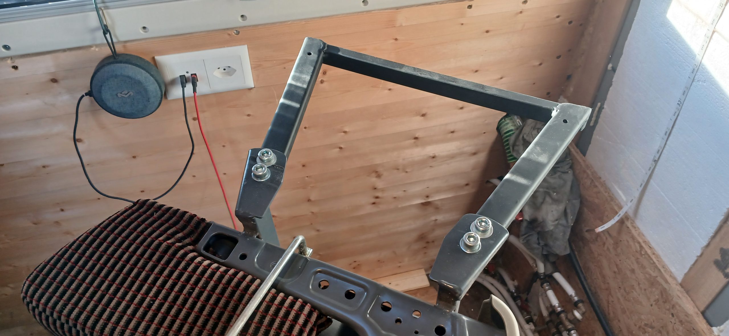 2026-02-04-16.42.02-scaled WOODY - Sièges cellule